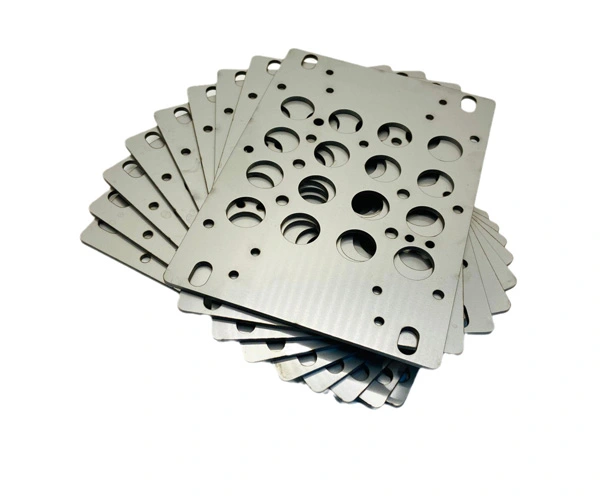 برش لیزر ورق آهن ۱ میل با دقت بالا | قیمت و سفارش آنلاین متری 7000 تومان